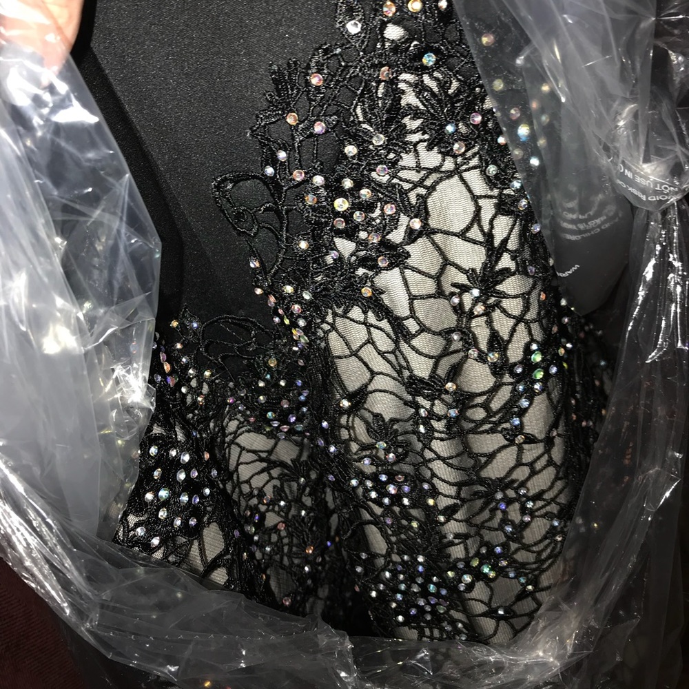 Tiffany’s prom dress - Picture 2 of 3